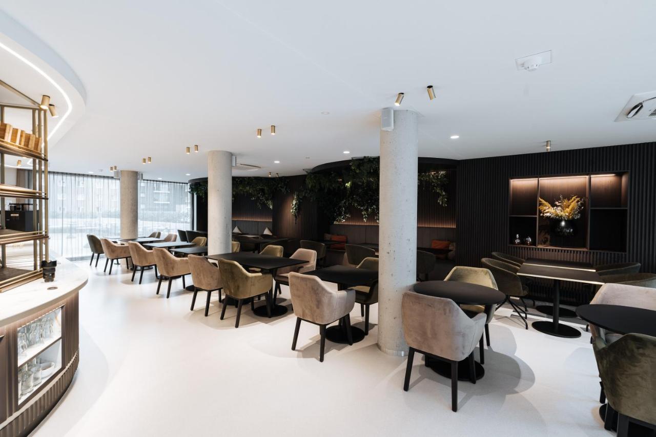 The Cornr Hotel نيوبورت المظهر الخارجي الصورة