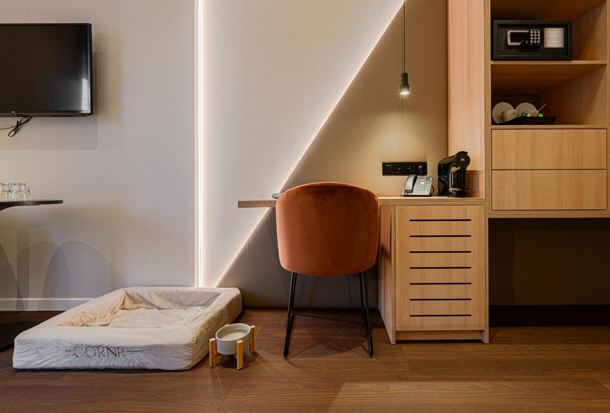 The Cornr Hotel نيوبورت المظهر الخارجي الصورة
